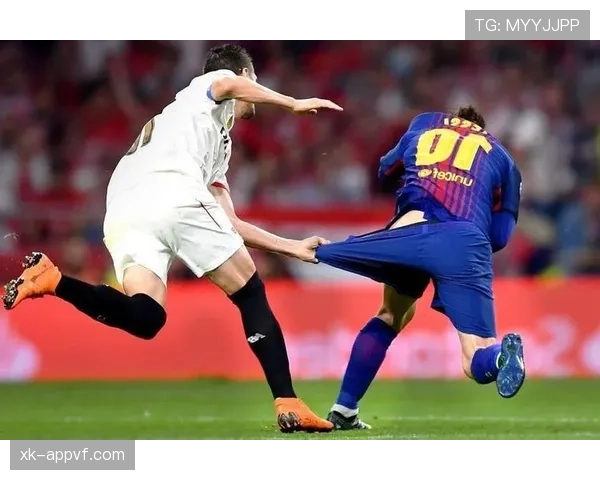 拉人犯规判罚逻辑：阻挡、牵扯与裁判判定标准