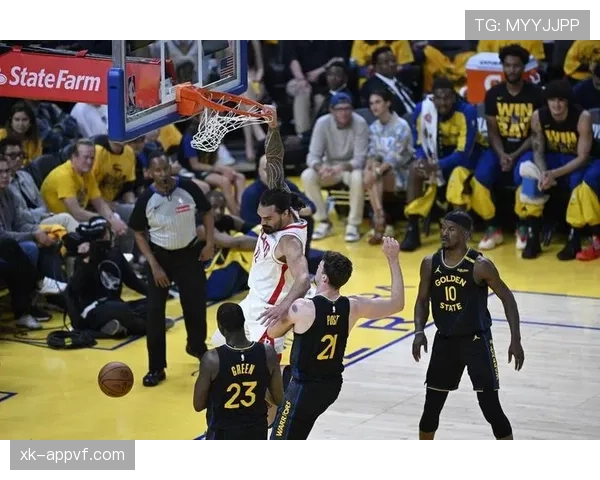 格兰特挡拆助攻提升快攻效率明显 拉开球队进攻空间