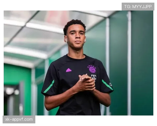 厄德高与穆西亚拉：技术型中场战术角色与风格对比分析